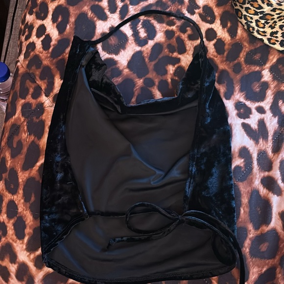 Backless top - Picture 2 of 2